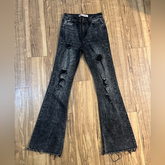 Distressed flare leg jeans - Picture 2 of 5